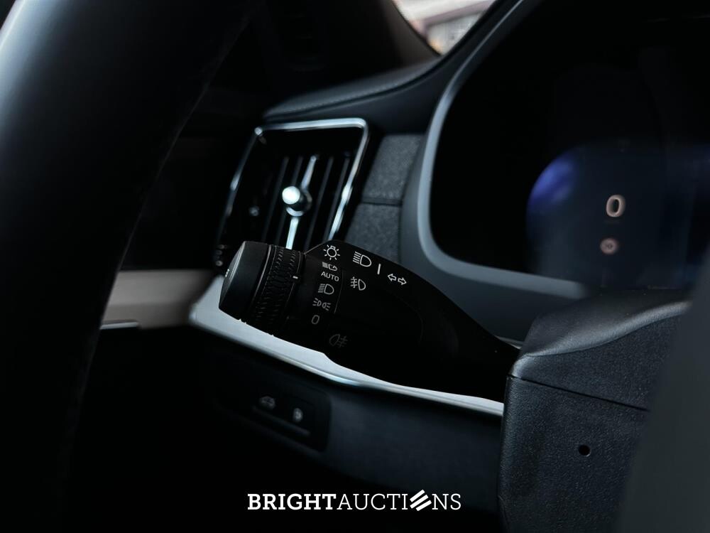 Volvo XC90 T8 AWD Plus Dark 457pk 2025 7-Persoons (1.100 KM) Fabrieksgarantie
