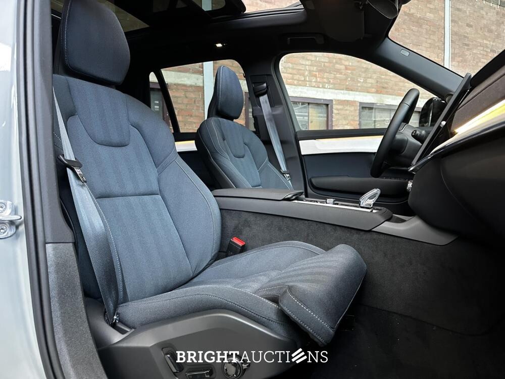 Volvo XC90 T8 AWD Plus Dark 457pk 2025 7-Persoons (1.100 KM) Fabrieksgarantie
