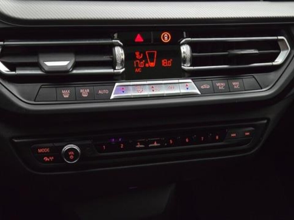 BMW 1-serie Executive Edition 140pk 2020 (Origineel-NL), J-897-BH