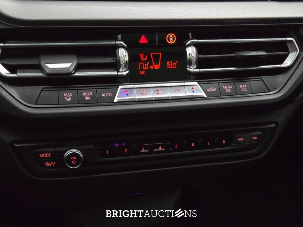 BMW 1-serie Executive Edition 140pk 2020 (Origineel-NL), J-897-BH