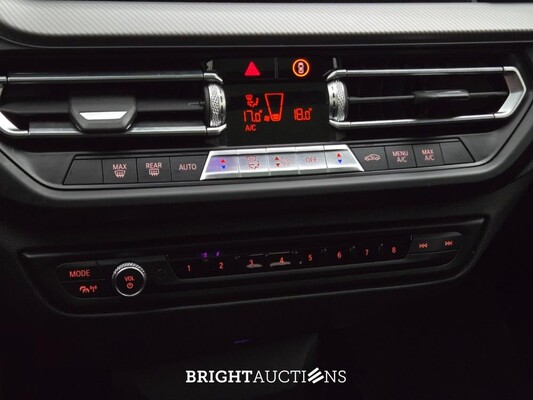 BMW 1-serie Executive Edition 140pk 2020 (Origineel-NL), J-897-BH