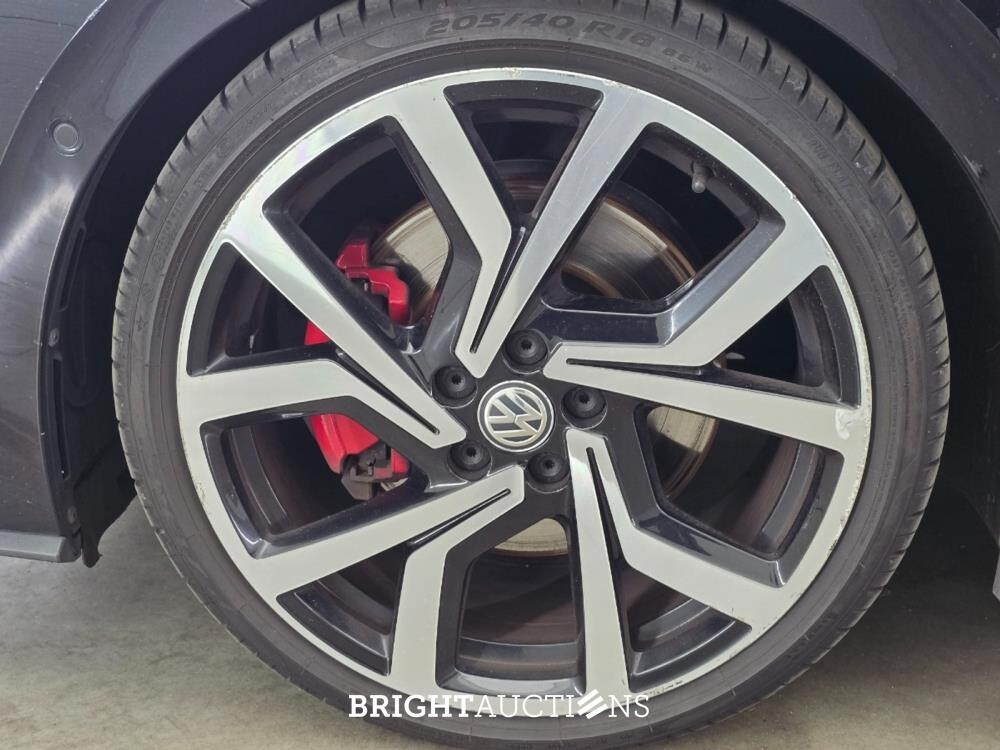 Volkswagen Polo GTI 2.0 TSI 200pk 2018, GGG-67-L