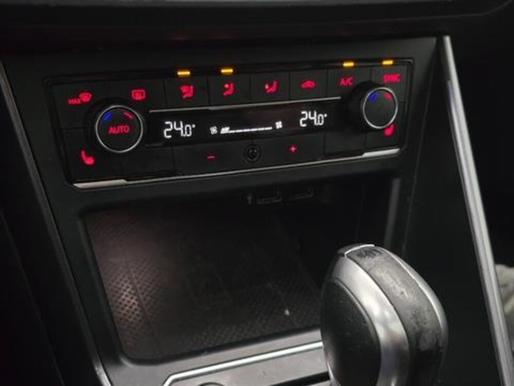 Volkswagen Polo GTI 2.0 TSI 200hp 2018, GGG-67-L