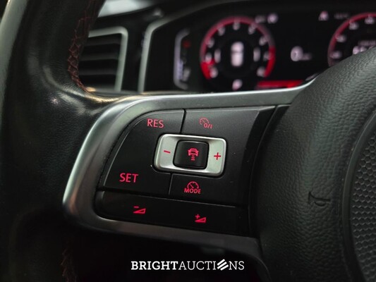 Volkswagen Polo GTI 2.0 TSI 200pk 2018, GGG-67-L
