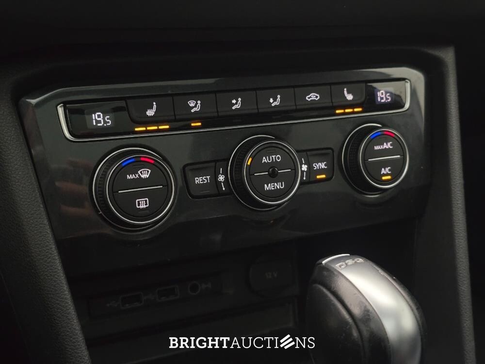 Volkswagen Tiguan ACT Highline Business R 1.5 TSI 150hp 2019 (Original-NL), ZB-318-G