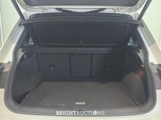 Volkswagen Tiguan ACT Highline Business R 1.5 TSI 150pk 2019 (Origineel-NL), ZB-318-G