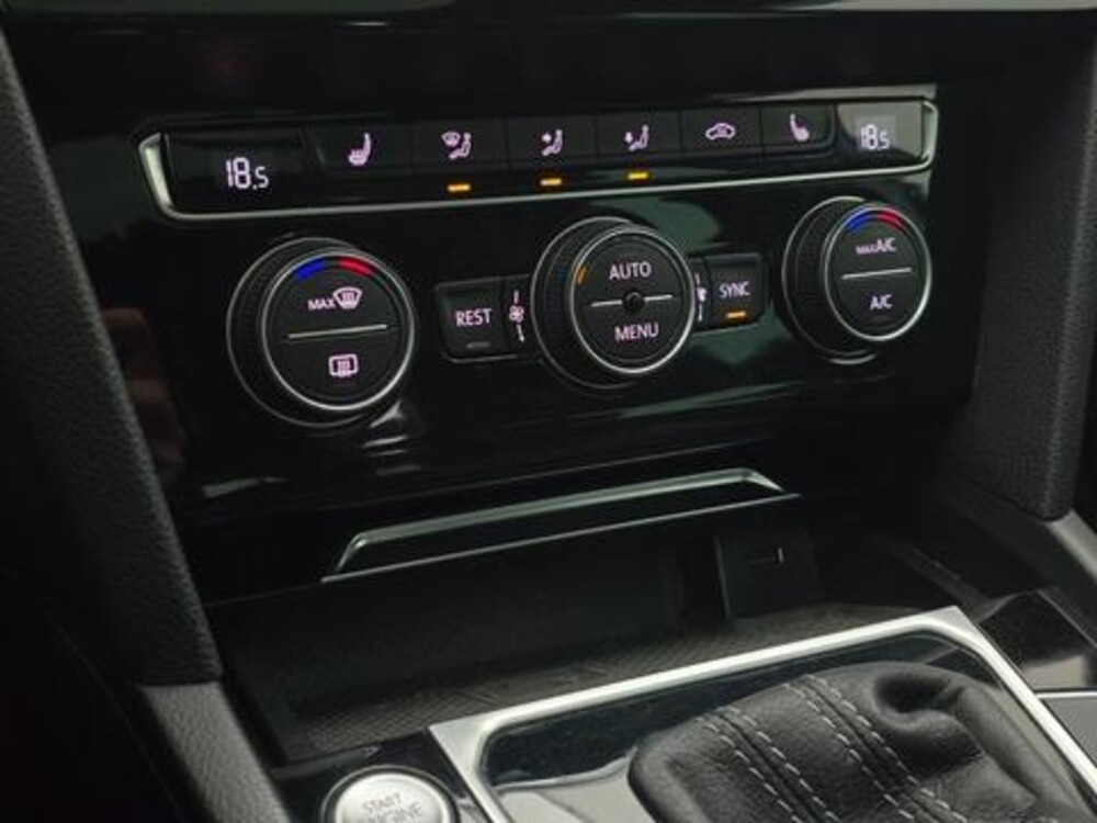 Volkswagen Passat Variant Highline Business R 1.5 TSI 150pk 2019 (Origineel-NL), XZ-405-V