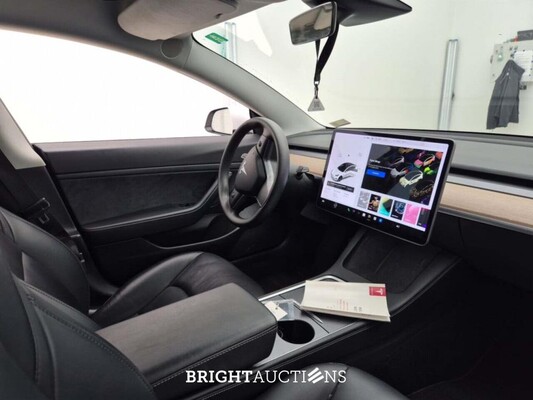 Tesla Model 3 Stnd.rwd PLUS 60 kWh 238pk 2021 (Origineel-NL), L-538-BK