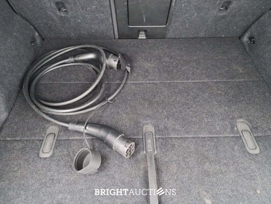 Volvo XC40 Recharge PLUS 70 kWh 231pk 2022 (Origineel-NL), R-756-TS