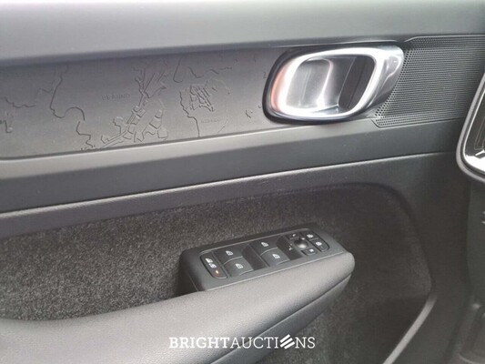Volvo XC40 Recharge PLUS 70 kWh 231pk 2022 (Origineel-NL), R-756-TS