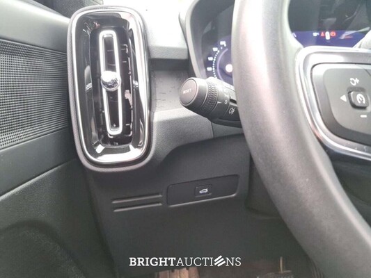 Volvo XC40 Recharge PLUS 70 kWh 231pk 2022 (Origineel-NL), R-756-TS