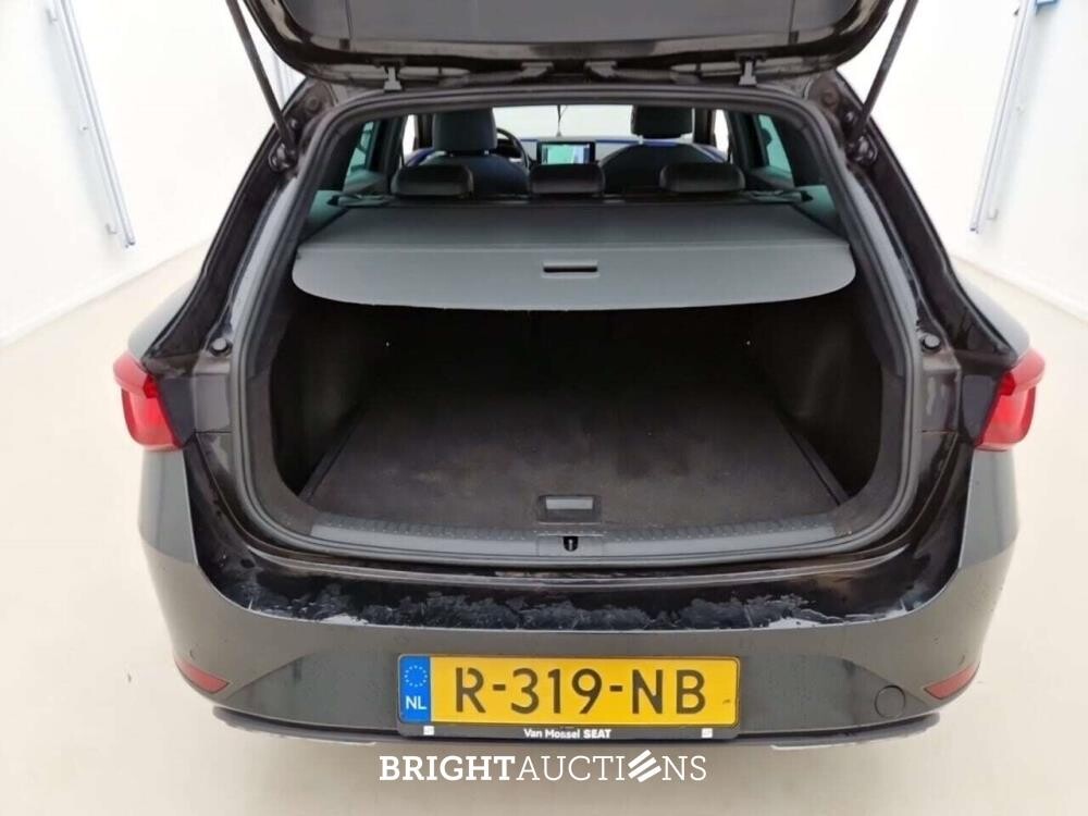 SEAT Leon FR ST Business Intense 1.0 TSI 110pk 2022 (Origineel-NL), R-319-NB