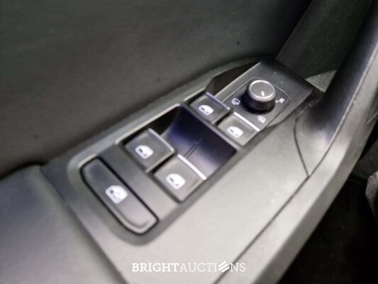 SEAT Leon FR ST Business Intense 1.0 TSI 110pk 2022 (Origineel-NL), R-319-NB