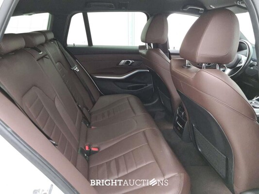 BMW 320e Touring M Sport 272pk 2022 (Origineel-NL) 3-Serie, R-268-NT