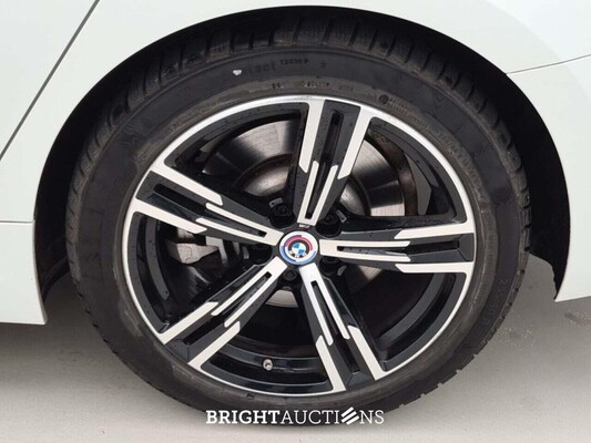 BMW 320e Touring M Sport 272pk 2022 (Origineel-NL) 3-Serie, R-268-NT