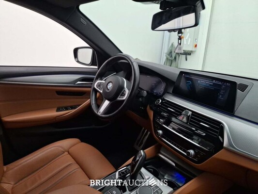 BMW 530e Iperformance M Sport 296pk 2020 (Origineel-NL) 5-Serie, H-241-LG