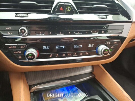 BMW 530e Iperformance M Sport 296hp 2020 (Original-NL) 5er, H-241-LG