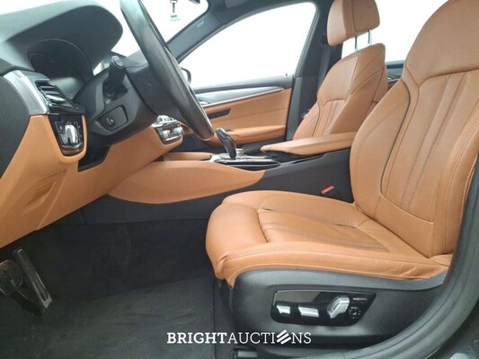 BMW 530e Iperformance M Sport 296pk 2020 (Origineel-NL) 5-Serie, H-241-LG