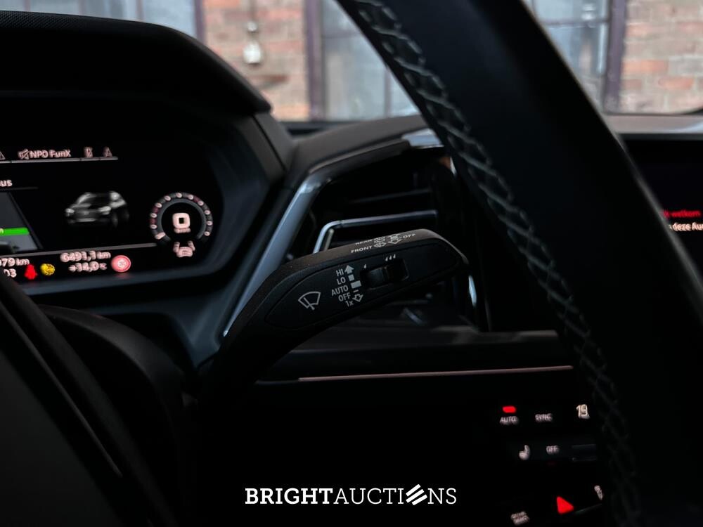 Audi Q4 e-tron 50 quattro Launch edition S Competition 77 kWh 299pk 2022 (Origineel-NL+1e eigenaar), P-122-GB 