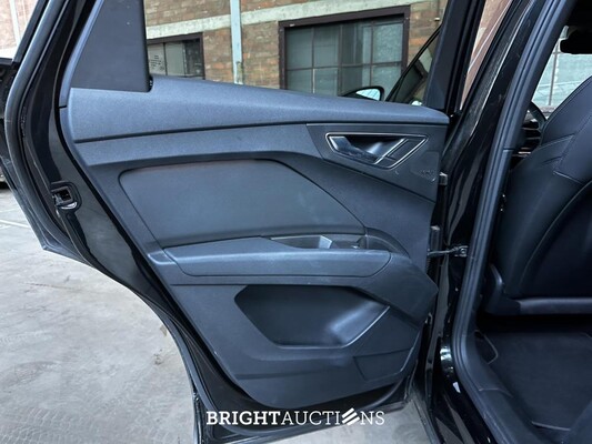 Audi Q4 e-tron 50 quattro Launch edition S Competition 77 kWh 299pk 2022 (Origineel-NL+1e eigenaar), P-122-GB 