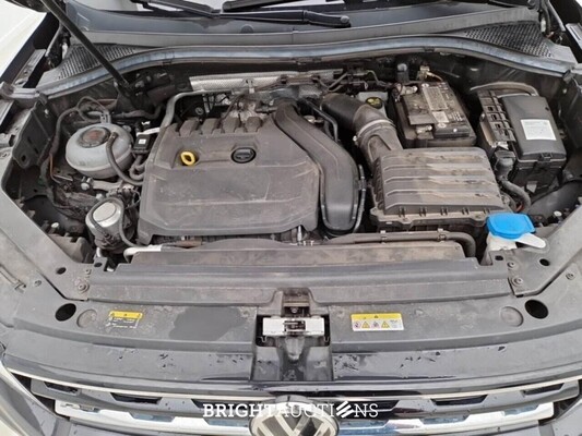 Volkswagen Tiguan Highl. Bus R 1.5 TSI 150pk 2020 (Origineel-NL), J-885-HF