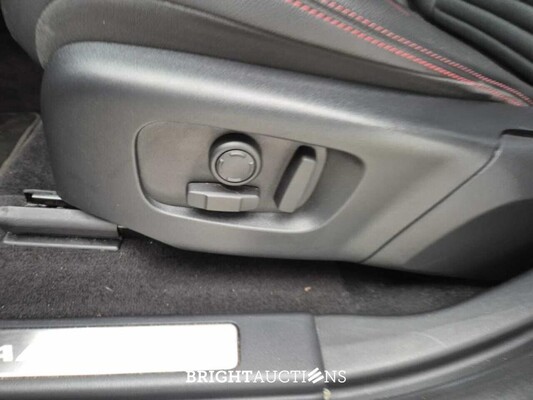 Land Rover Discovery Sport P300e Dynamic Se AWD 309pk 2023, 2EEB519