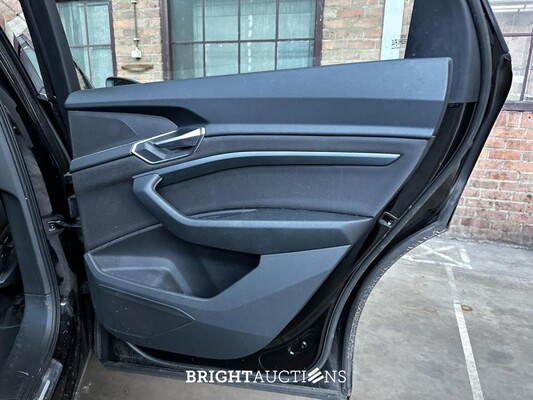 Audi e-tron Sportback 55 quattro edition 95 kWh 408pk 2020 (Origineel-NL+1e eigenaar), K-470-GB