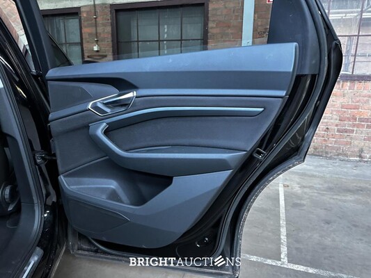 Audi e-tron 50 quattro edition 71 kWh 313pk 2020 (Origineel-NL+1e eigenaar), K-399-HL