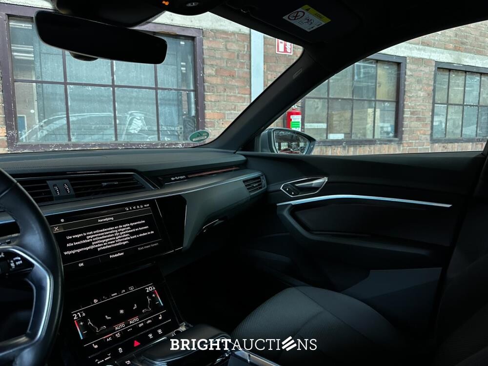 Audi e-tron 55 quattro Advanced edition 95 kWh 408pk 2021 (Origineel-NL+1e eigenaar), N-206-TT