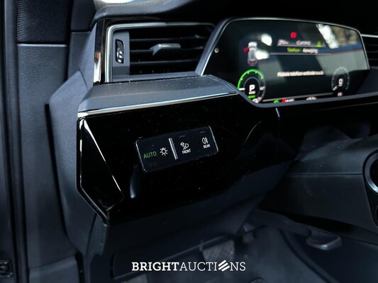 Audi e-tron 55 quattro Advanced edition 95 kWh 408pk 2021 (Origineel-NL+1e eigenaar), N-206-TT