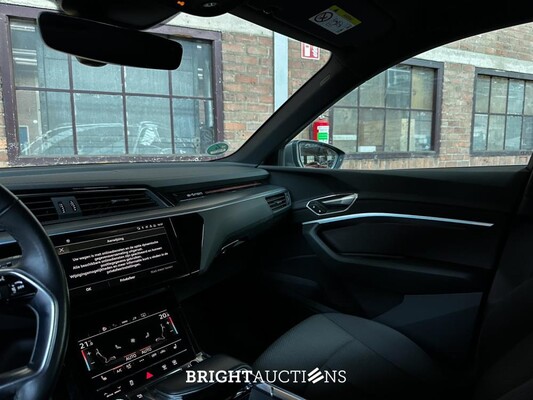 Audi e-tron 55 quattro Advanced edition 95 kWh 408pk 2021 (Origineel-NL+1e eigenaar), N-206-TT