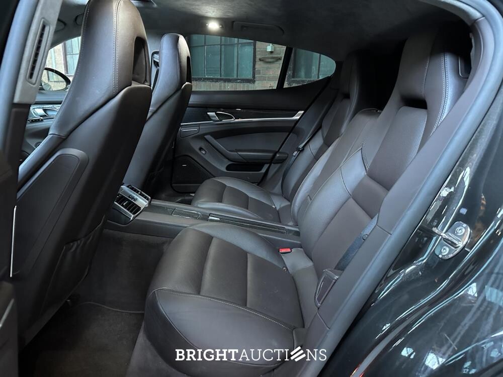 Porsche Panamera Turbo 4.8 V8 500pk 2009 Sport-Chrono, N-110-LT