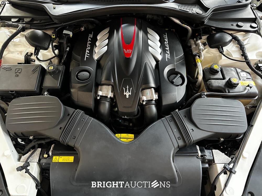 Maserati Quattroporte GTS 3.8 V8 531pk 2013 (CARBON) (29.000 KM)