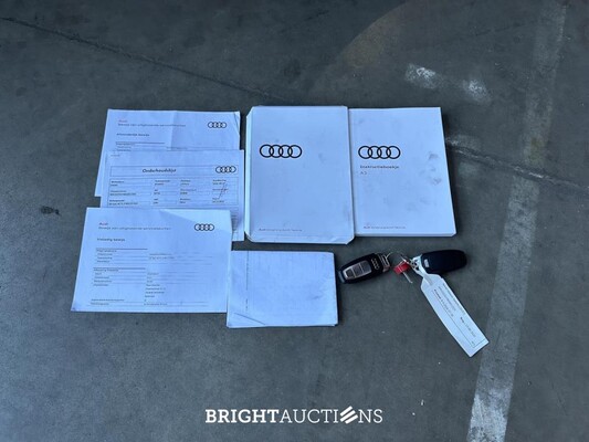 Audi A3 Sportback 35 TFSI Business edition 150pk 2020 (Origineel-NL+1e eignaar), J-594-JG