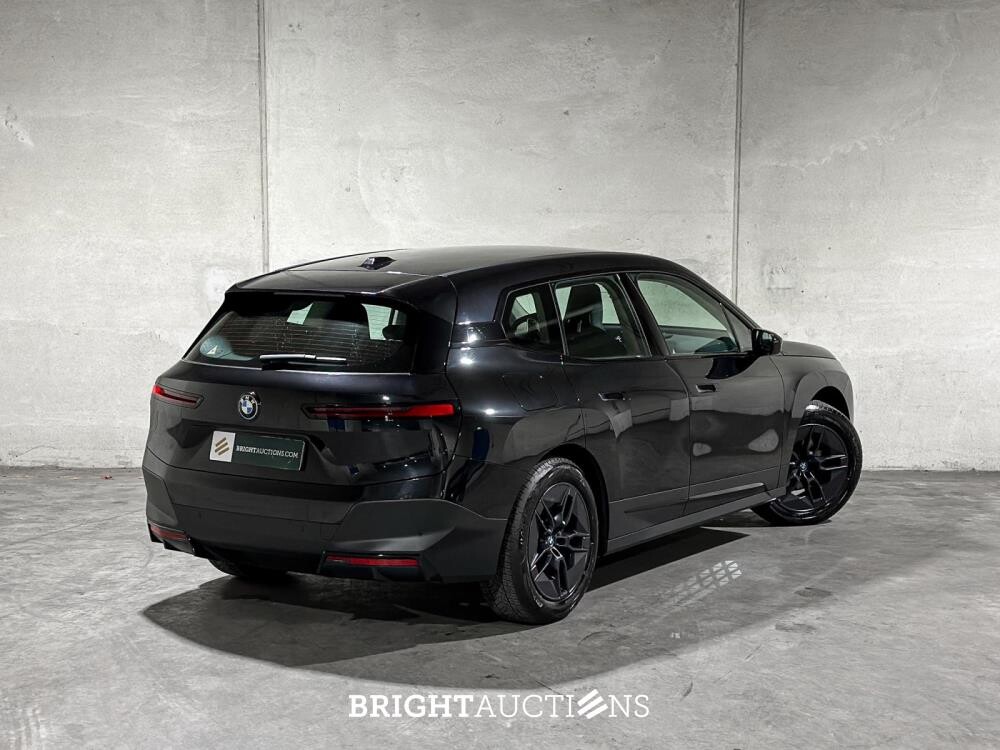 BMW iX xDrive40 Executive 77 kWh 326pk 2023 (Origineel-NL), T-756-HD