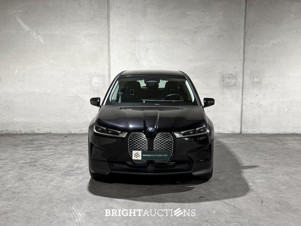 BMW iX xDrive40 Executive 77 kWh 326pk 2023 (Origineel-NL), T-756-HD