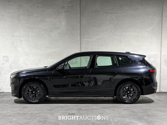 BMW iX xDrive40 Executive 77 kWh 326pk 2023 (Origineel-NL), T-756-HD