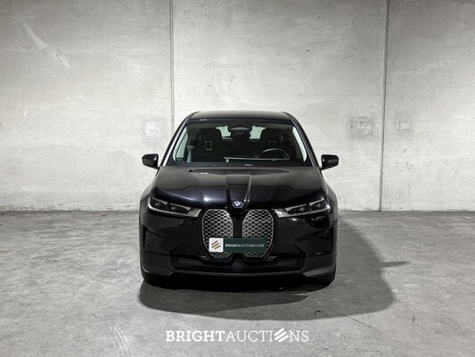 BMW iX xDrive40 Executive 77 kWh 326pk 2023 (Origineel-NL), T-756-HD