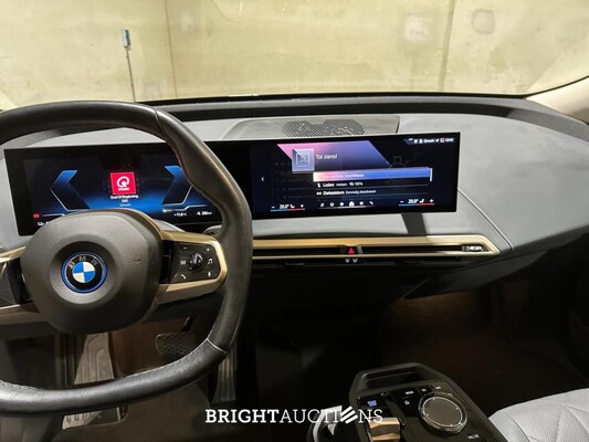 BMW iX xDrive40 Executive 77 kWh 326pk 2023 (Origineel-NL), T-756-HD