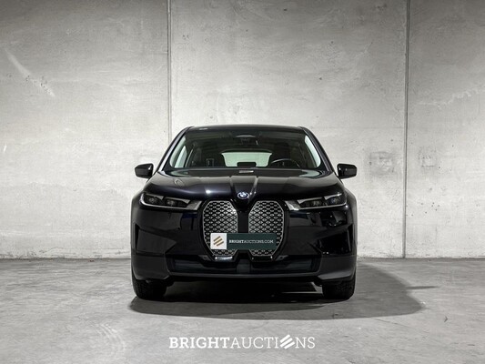 BMW iX xDrive40 Executive 77 kWh 326pk 2023 (Origineel-NL), T-756-HD