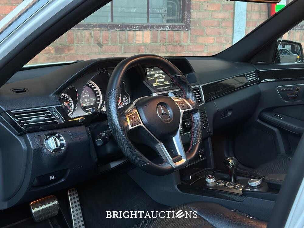 Mercedes-Benz E63 AMG 6.2 V8 -CARBON- 525pk 2010 (Origineel-NL) E-Klasse, 47-LKB-6
