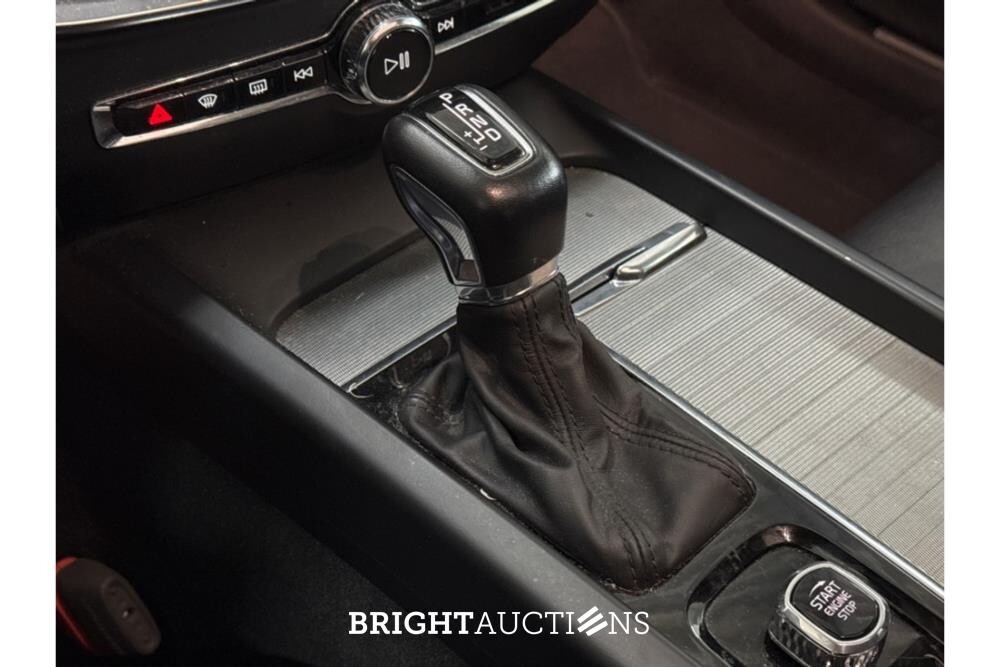 Volvo V60 Cross Country Pro 2.0 AWD 190pk 2020 (Origineel-NL), G-715-ZL