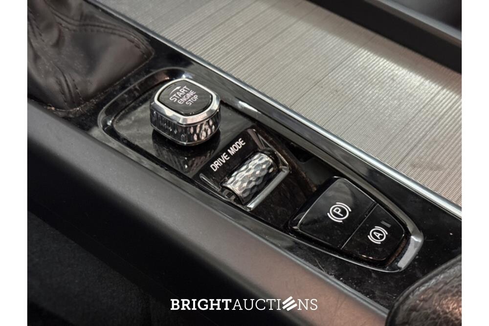 Volvo V60 Cross Country Pro 2.0 AWD 190pk 2020 (Origineel-NL), G-715-ZL