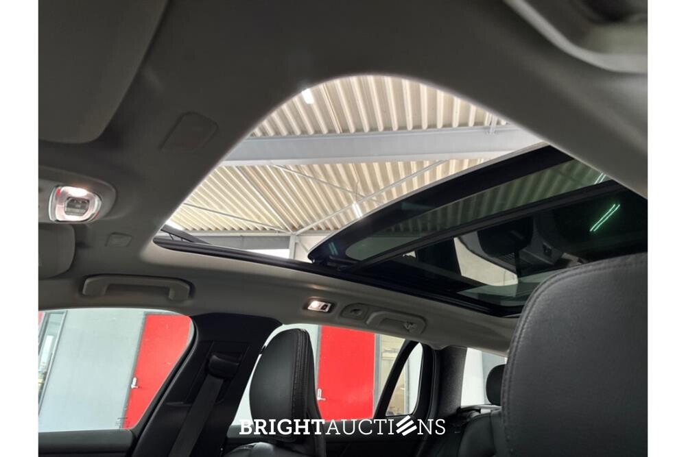 Volvo V60 Cross Country Pro 2.0 AWD 190pk 2020 (Origineel-NL), G-715-ZL