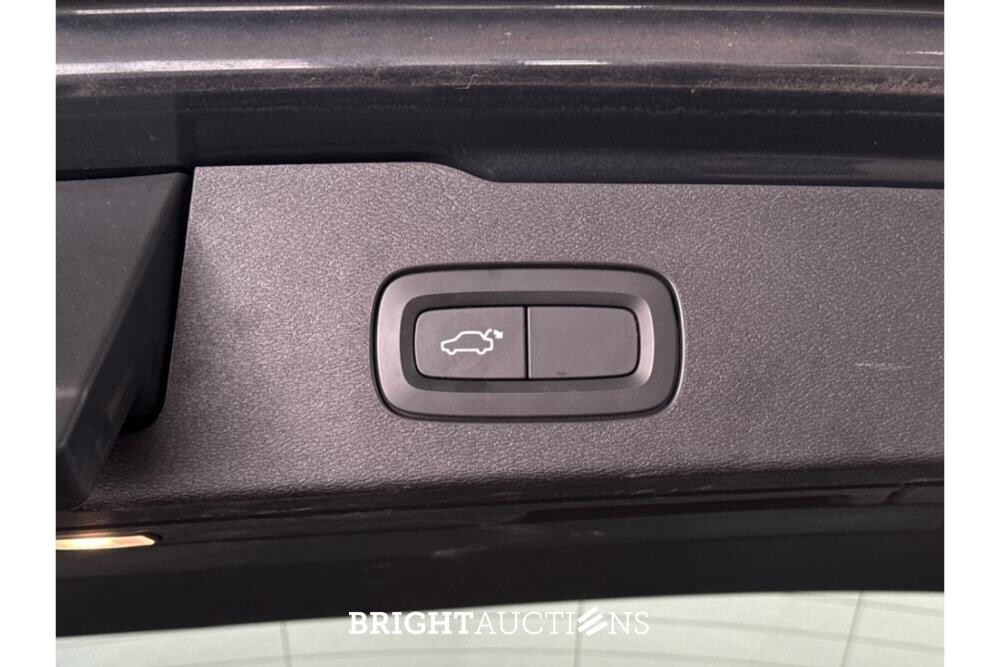 Volvo V60 Cross Country Pro 2.0 AWD 190hp 2020 (Original-NL), G-715-ZL