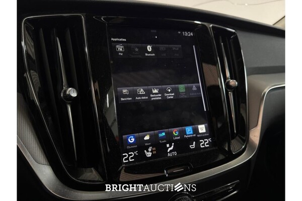 Volvo V60 Cross Country Pro 2.0 AWD 190pk 2020 (Origineel-NL), G-715-ZL