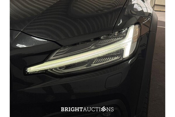 Volvo V60 Cross Country Pro 2.0 AWD 190pk 2020 (Origineel-NL), G-715-ZL