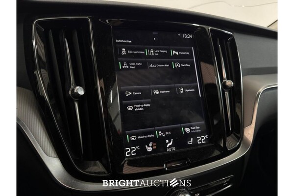 Volvo V60 Cross Country Pro 2.0 AWD 190pk 2020 (Origineel-NL), G-715-ZL