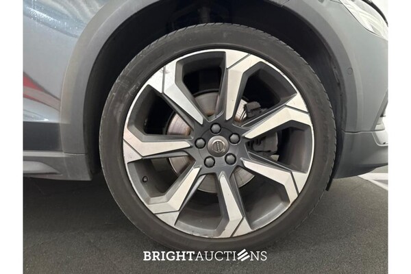 Volvo V60 Cross Country Pro 2.0 AWD 190pk 2020 (Origineel-NL), G-715-ZL