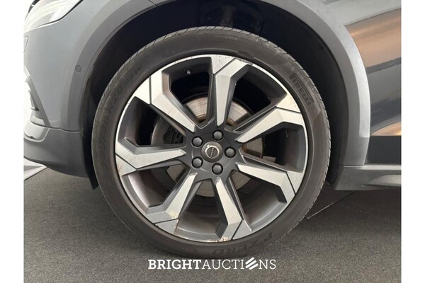 Volvo V60 Cross Country Pro 2.0 AWD 190pk 2020 (Origineel-NL), G-715-ZL